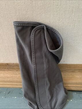 Gray leg wrap